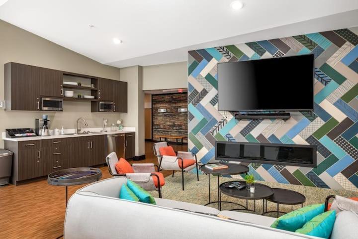 New Happy Trail 2Br Condo Close To Downtown مدينة ترافيرز المظهر الخارجي الصورة